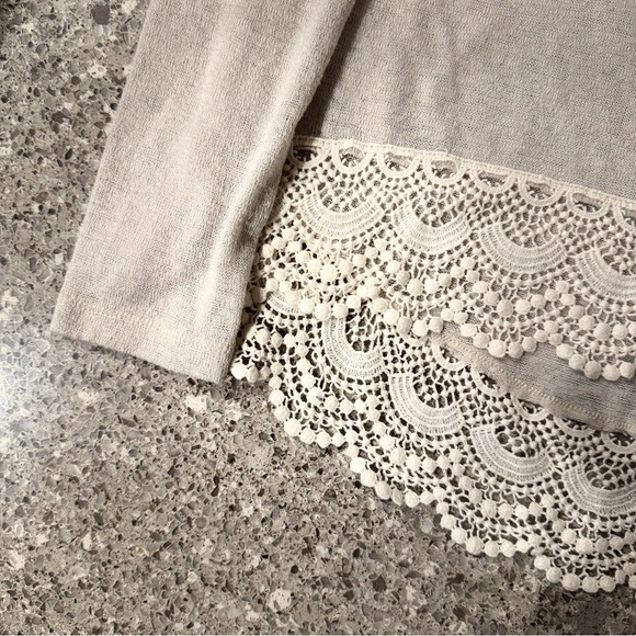 Abercrombie & Fitch Women's Top - Size Small ⭐🤍 - Picture 5 of 8